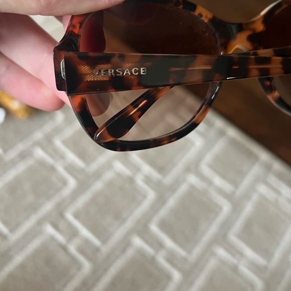 Versace tortoise sunglasses - Picture 3 of 4